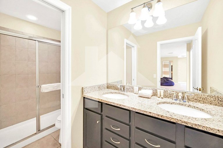 Vacation Home Near Disney, 8 bedrooms