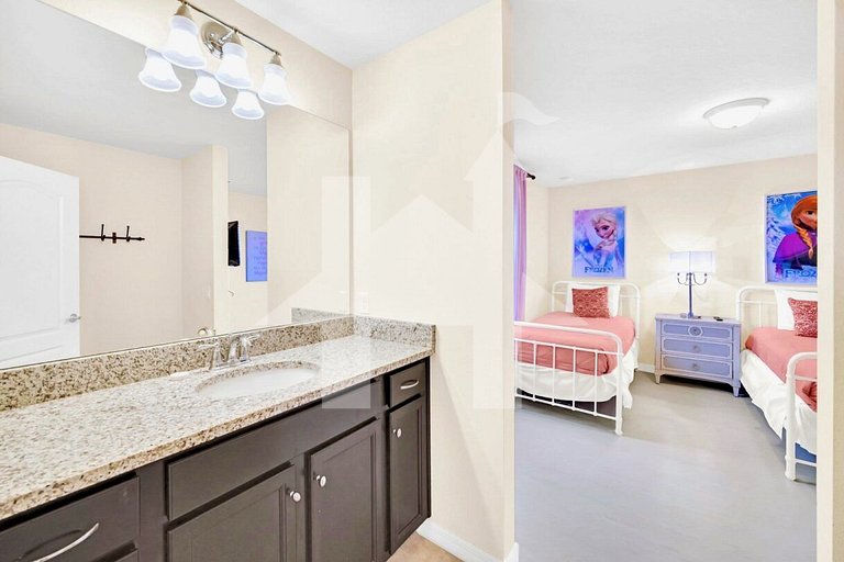 Vacation Home Near Disney, 8 bedrooms