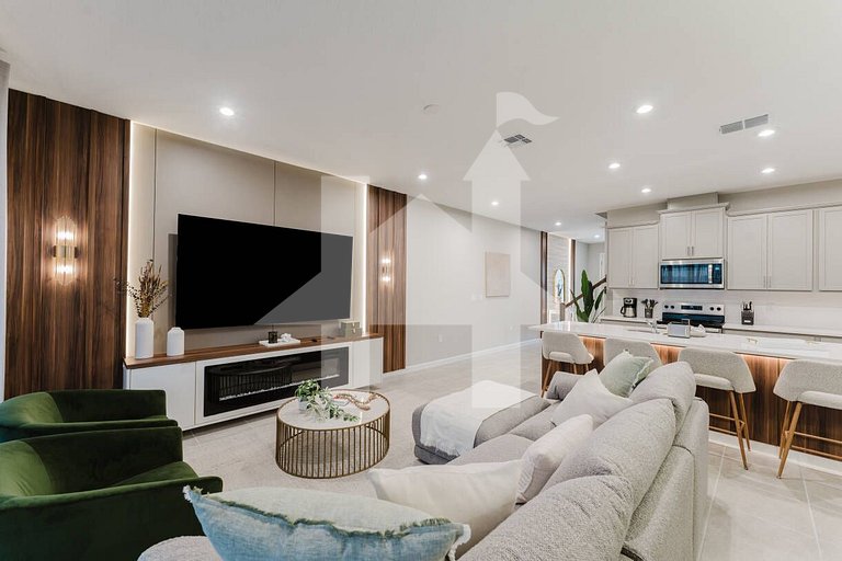 Luxury 6BR Villa near Disney with Pool
