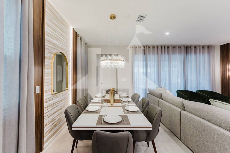 Luxury 6BR Villa near Disney with Pool