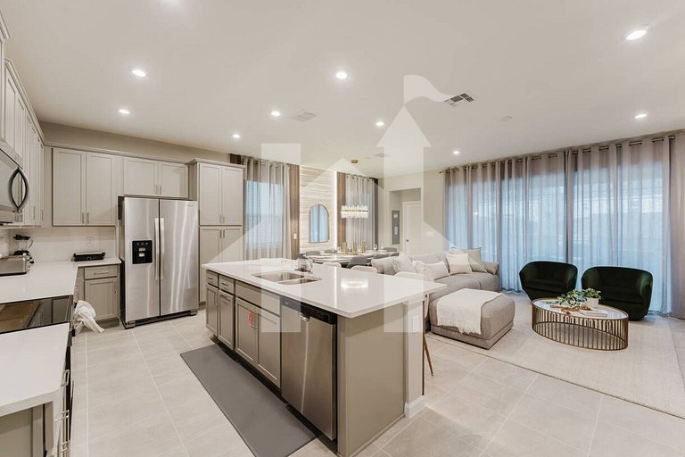 Luxury 6BR Villa near Disney with Pool