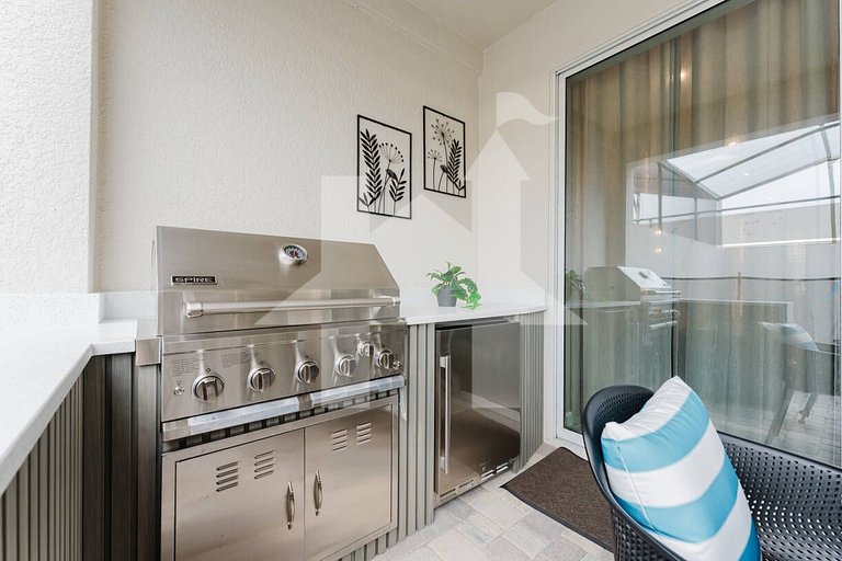 Luxury 6BR Villa near Disney with Pool
