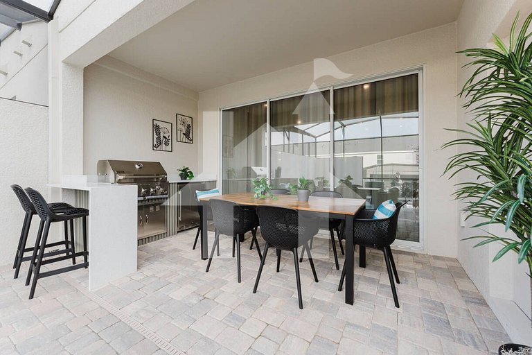 Luxury 6BR Villa near Disney with Pool