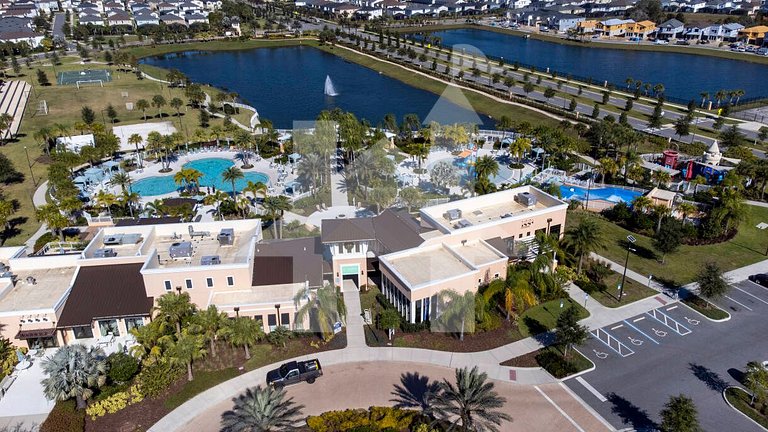 Luxury 6BR Villa near Disney with Pool