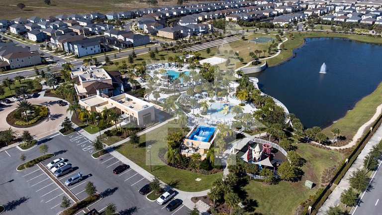 Luxury 6BR Villa near Disney with Pool