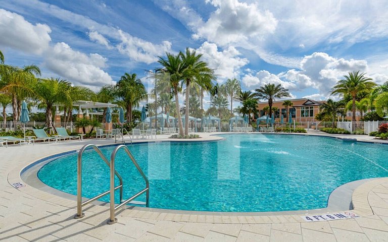 Luxury 6BR Villa near Disney with Pool