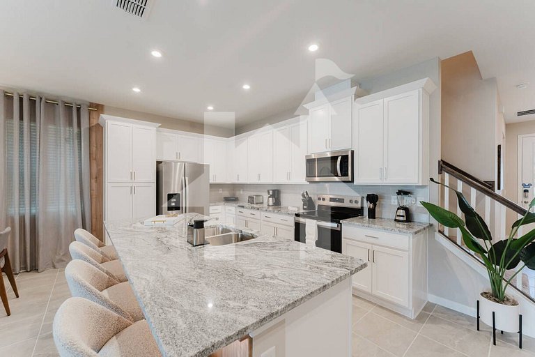 Luxury 6BR Home with Pool | Solara Resort