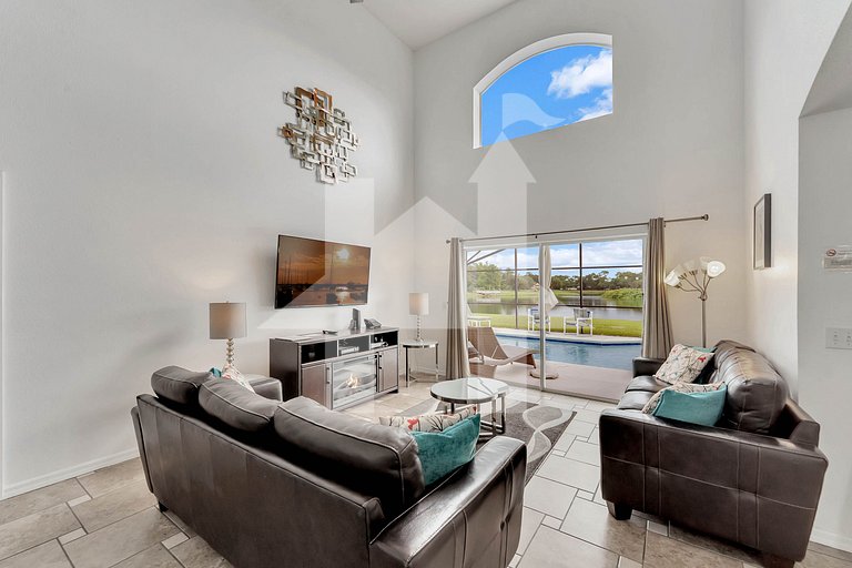 Lake View Home w/ Private Pool & 5BR – Near Disney
