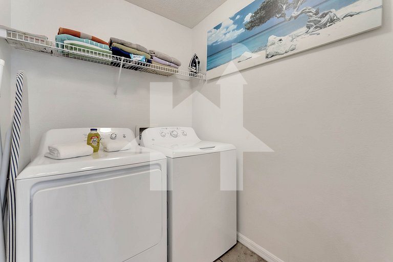 Lake View Home w/ Private Pool & 5BR – Near Disney