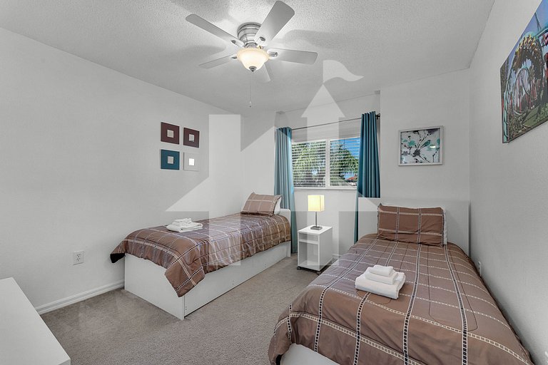 Lake View Home w/ Private Pool & 5BR – Near Disney
