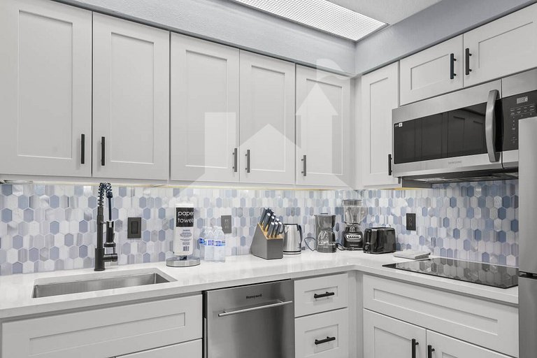StaySky Orlando | Family Suite w/ Kitchen