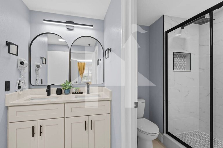 StaySky Orlando | Family Suite w/ Kitchen