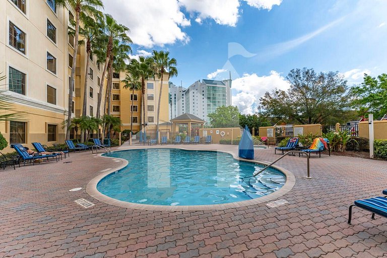 StaySky Orlando | Family Suite w/ Kitchen