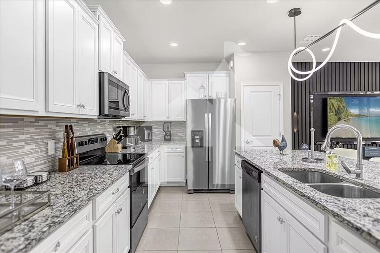 Vacation Home Near Disney, 5 bedrooms