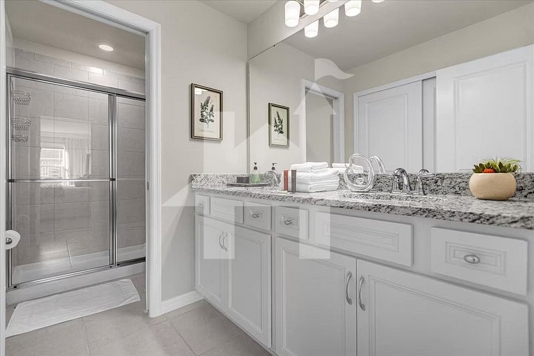 Vacation Home Near Disney, 5 bedrooms