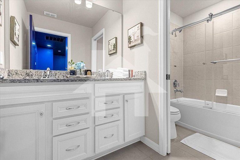 Vacation Home Near Disney, 5 bedrooms