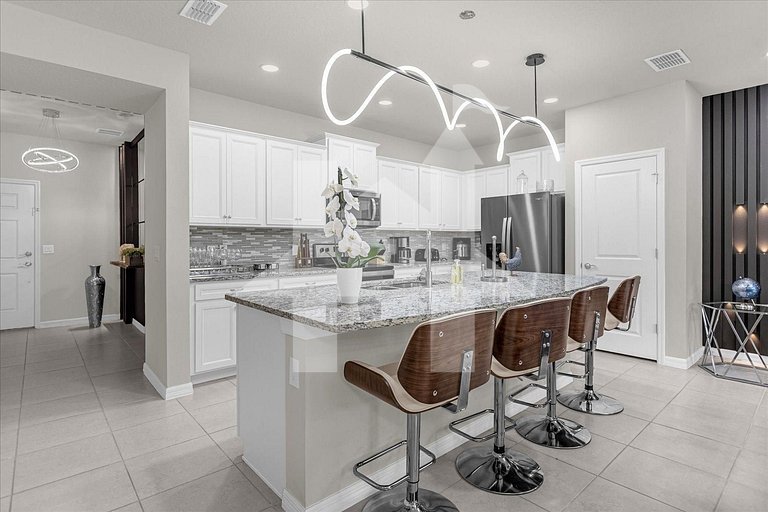 Vacation Home Near Disney, 5 bedrooms