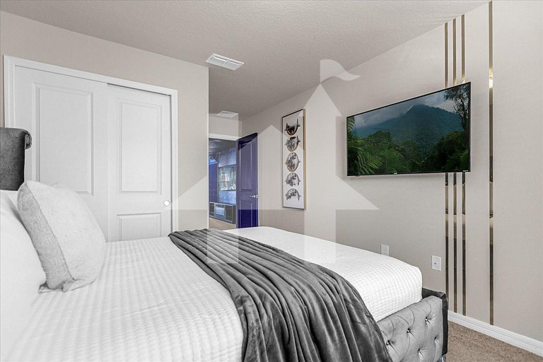 Vacation Home Near Disney, 5 bedrooms