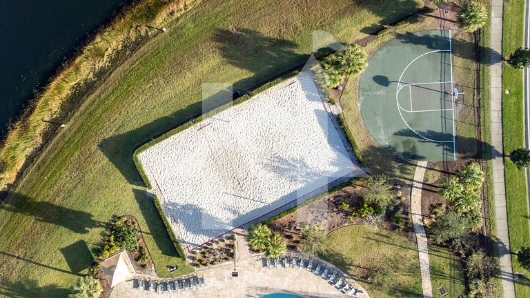 Family Home at Storey Lake w/ Pool