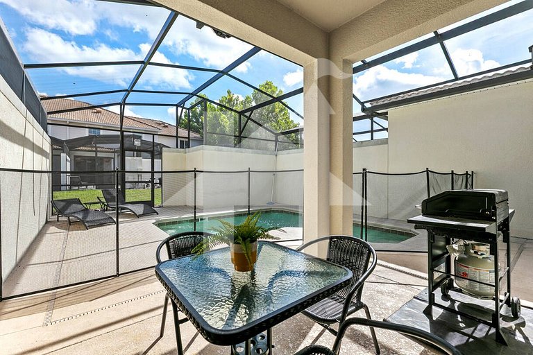 Family Home at Storey Lake w/ Pool