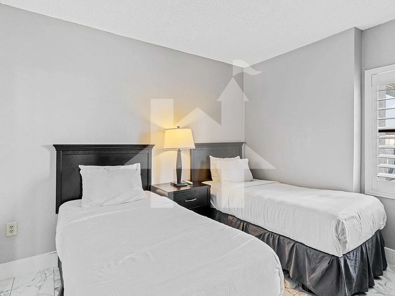 Cozy Retreat at The Enclave Suites