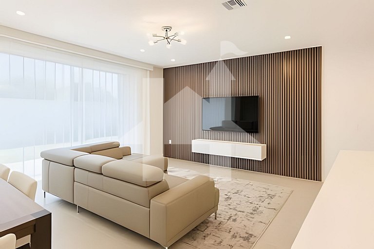 Vacation Home Near Disney, 6 bedrooms