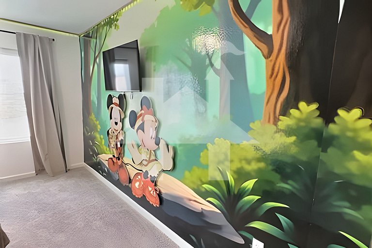 Vacation Home Near Disney, 6 bedrooms