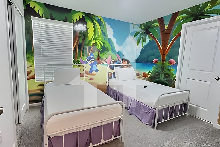 Vacation Home Near Disney, 6 bedrooms