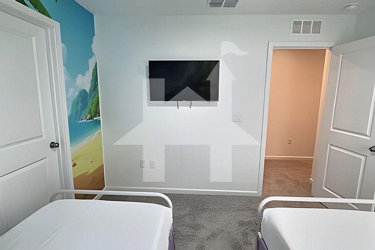 Vacation Home Near Disney, 6 bedrooms