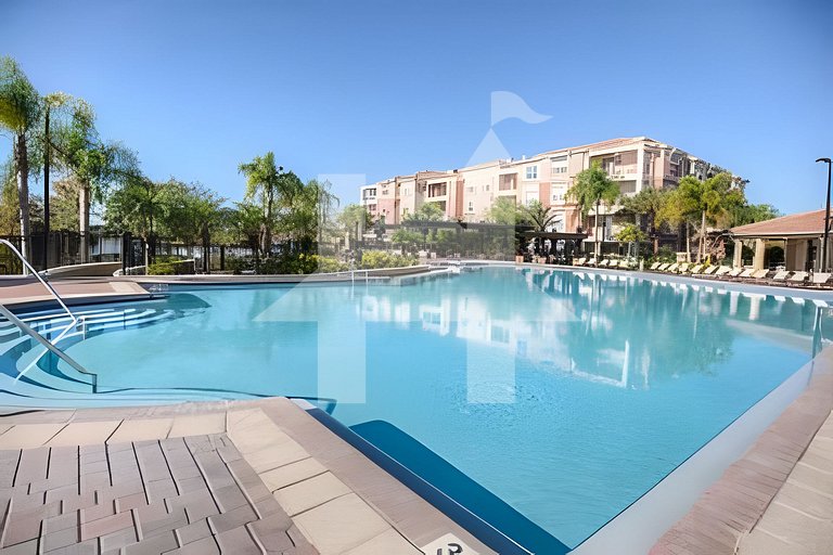Stylish 3BR Vista Cay Condo Near Parks & Pool