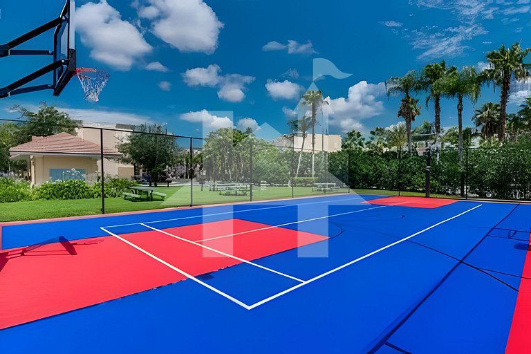 Stylish 3BR Vista Cay Condo Near Parks & Pool