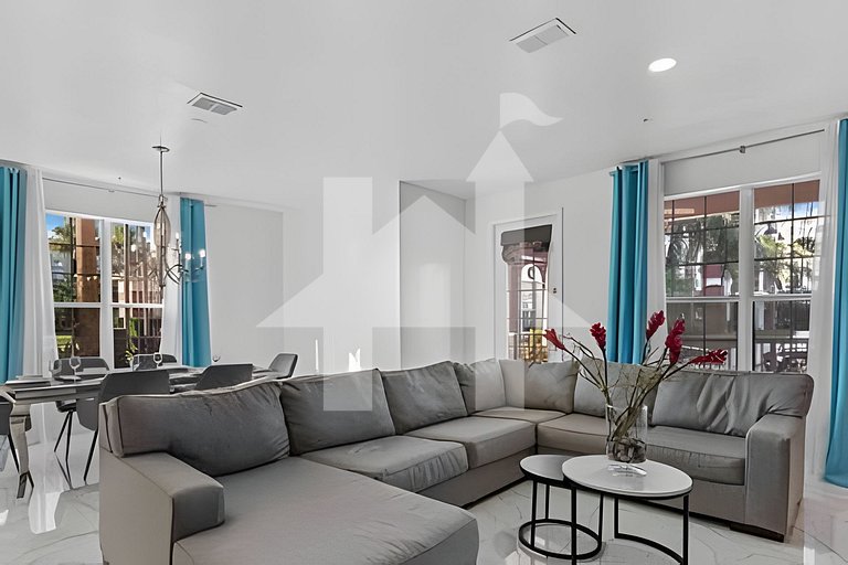 Elegant 4BR Vista Cay Condo – Near Parks & Pool