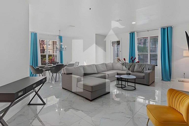 Elegant 4BR Vista Cay Condo – Near Parks & Pool