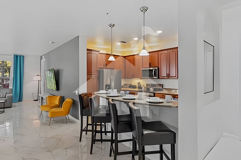 Elegant 4BR Vista Cay Condo – Near Parks & Pool