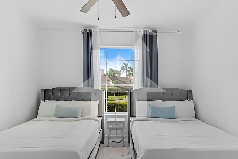 Elegant 4BR Vista Cay Condo – Near Parks & Pool