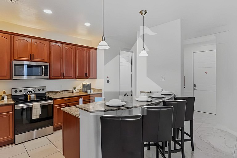 Elegant 4BR Vista Cay Condo – Near Parks & Pool