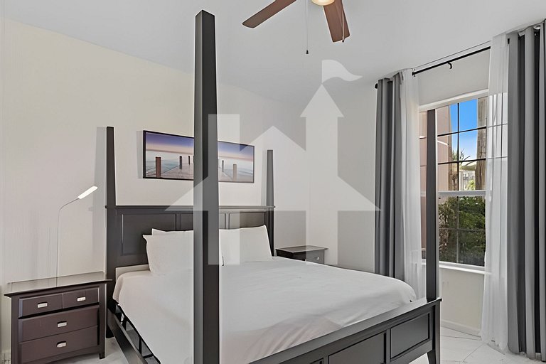 Elegant 4BR Vista Cay Condo – Near Parks & Pool