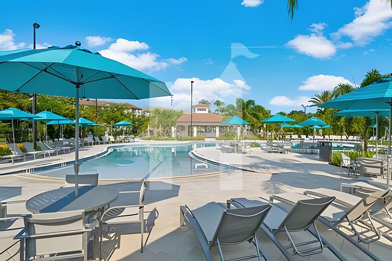 Elegant 4BR Vista Cay Condo – Near Parks & Pool