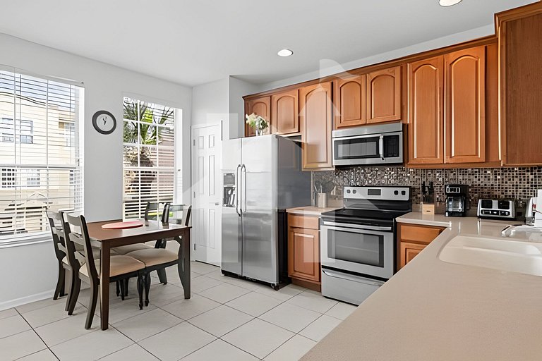 Stylish 3BR Townhome Near Epic Park & Universal