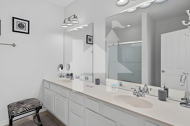 Stylish 3BR Townhome Near Epic Park & Universal