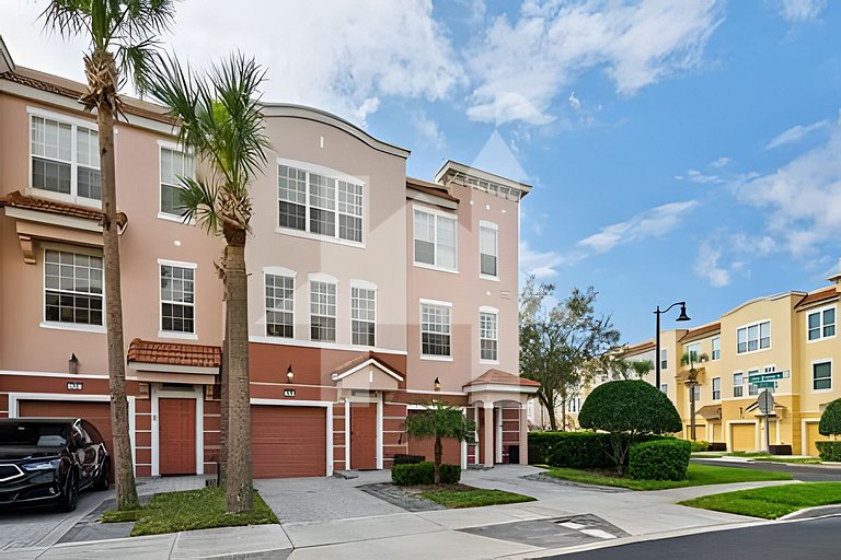 Stylish 3BR Townhome Near Epic Park & Universal