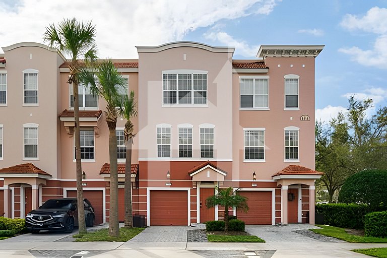 Stylish 3BR Townhome Near Epic Park & Universal