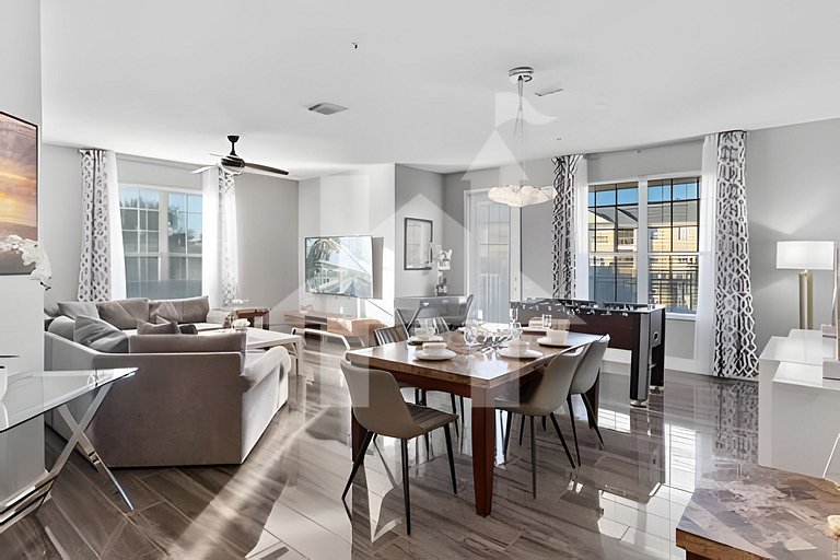 Modern 4BR Townhouse at Vista Cay Resort
