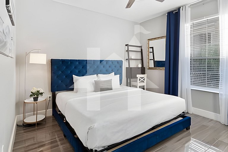 Modern 4BR Townhouse at Vista Cay Resort