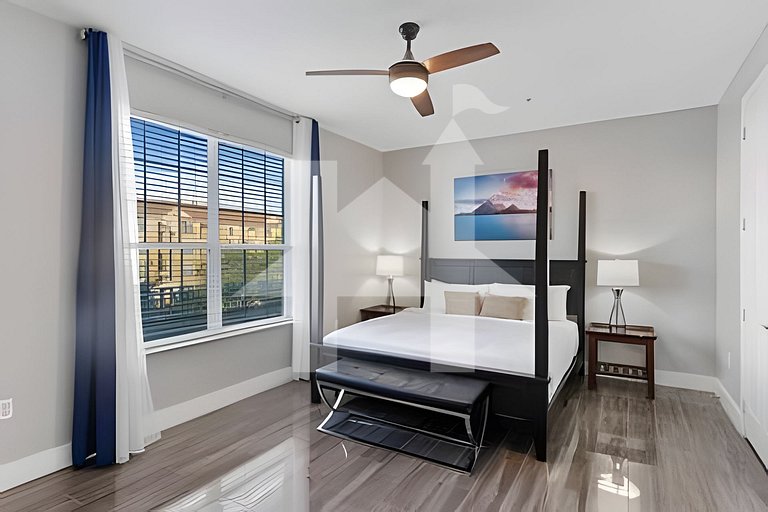 Modern 4BR Townhouse at Vista Cay Resort