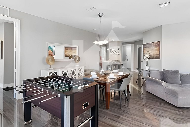 Modern 4BR Townhouse at Vista Cay Resort