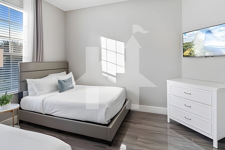 Townhouse Moderna 4Q — Perto da Universal