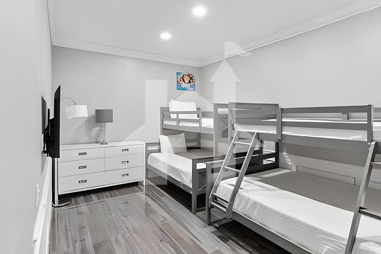 Modern 4BR Townhouse at Vista Cay Resort