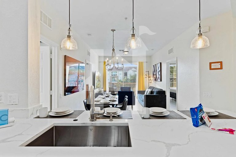 Modern 3-Bedroom at Vista Cay Resort