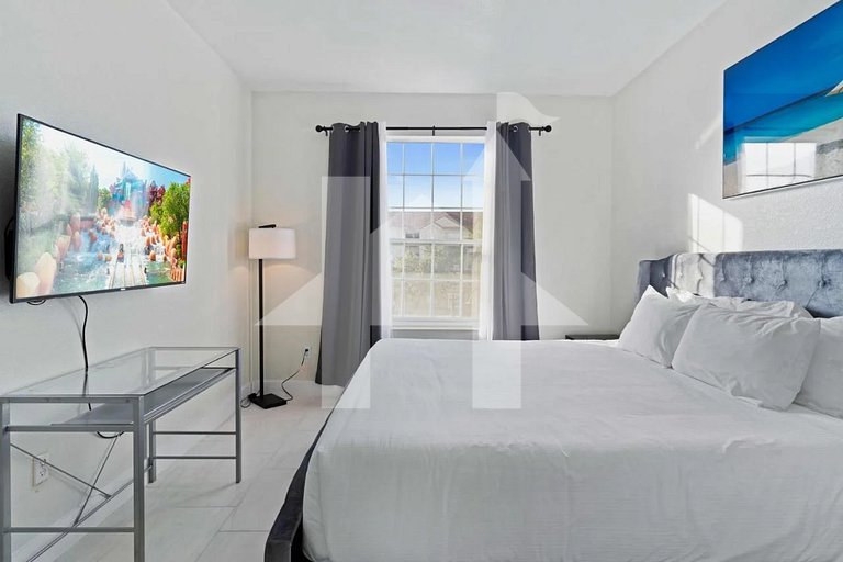 Modern 3-Bedroom at Vista Cay Resort